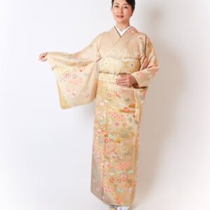 訪問着 うすいベージュ 本金彩　宝尽くし　花菱亀甲　梅　竹